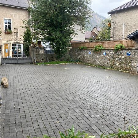 A Deux Pas Du Rheby Hotel Villebois Luaran gambar