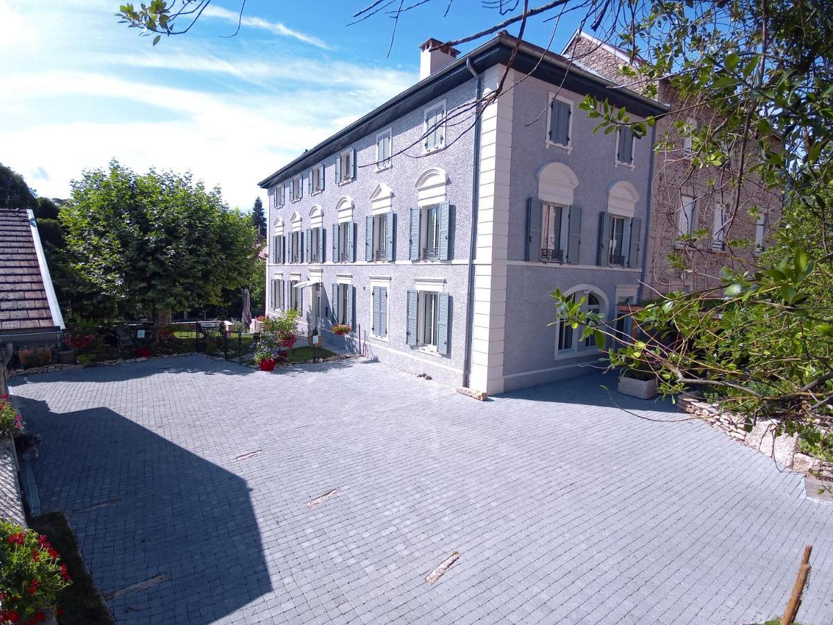 A Deux Pas Du Rheby Hotel Villebois Luaran gambar