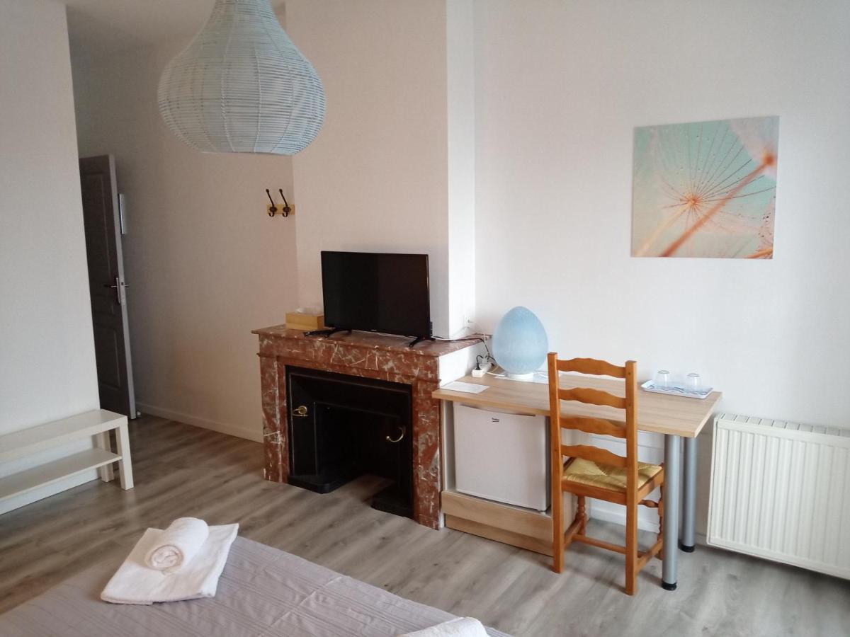 A Deux Pas Du Rheby Hotel Villebois Luaran gambar