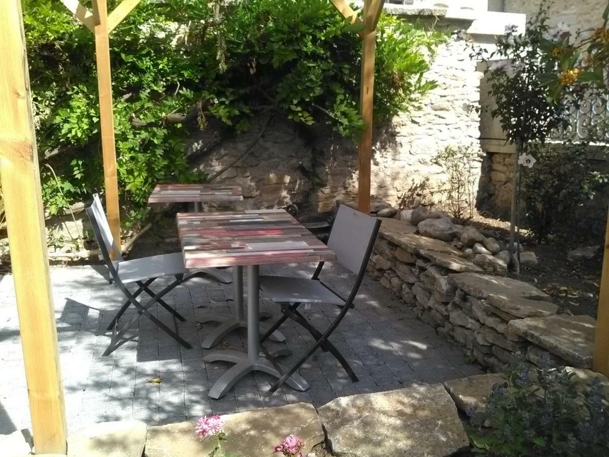 A Deux Pas Du Rheby Hotel Villebois Luaran gambar