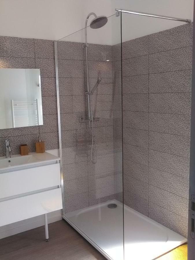 A Deux Pas Du Rheby Hotel Villebois Luaran gambar